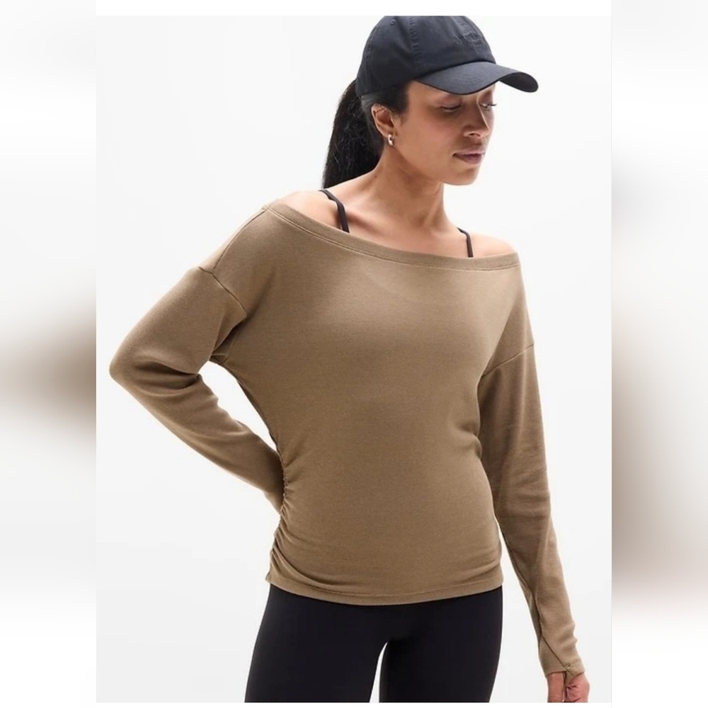 NWT ATHLETA PRESENCE PRACTICE SWEATSHIRT,  SIZE MEDIUM,  CLAY